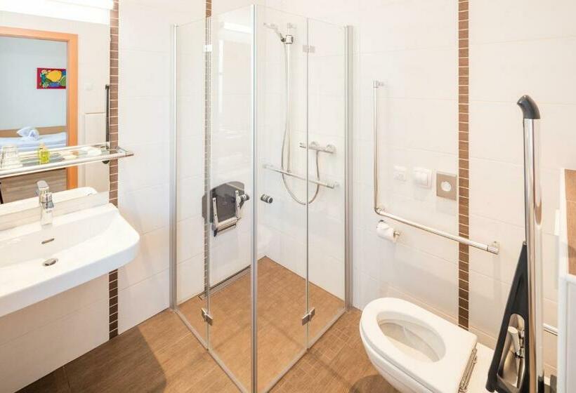 בית מלון כפרי Gasthaus Pension Zum Lustigen Steirer