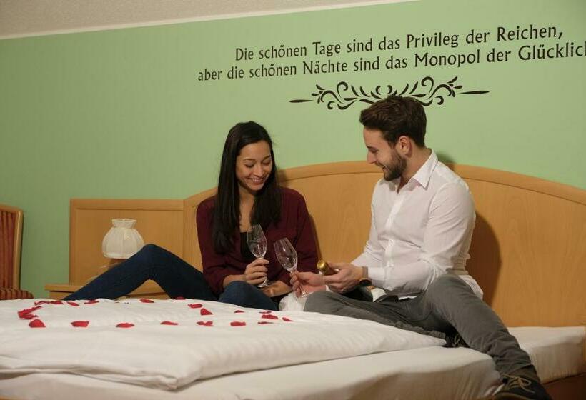 בית מלון כפרי Gasthaus Pension Zum Lustigen Steirer