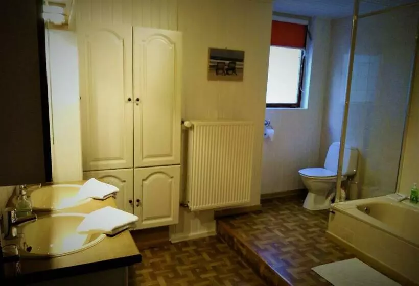پانسیون Knokke Guestroom Charming Room In Knokke City Center Is Pet Friendly!