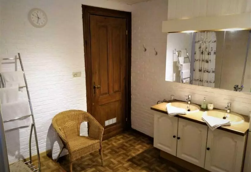 پانسیون Knokke Guestroom Charming Room In Knokke City Center Is Pet Friendly!