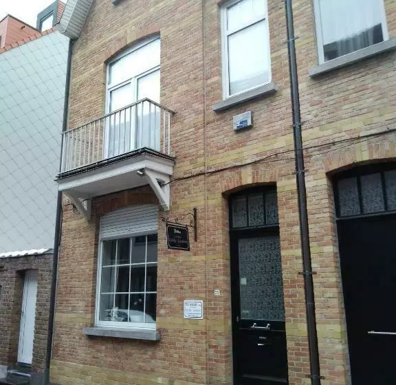 پانسیون Knokke Guestroom Charming Room In Knokke City Center Is Pet Friendly!