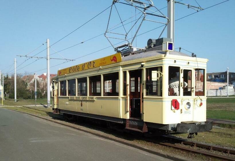 Пансион Knokke Guestroom Charming Room In Knokke City Center Is Pet Friendly!