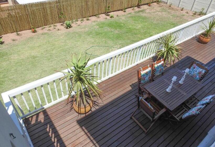 مبيت وإفطار Julsie S Home