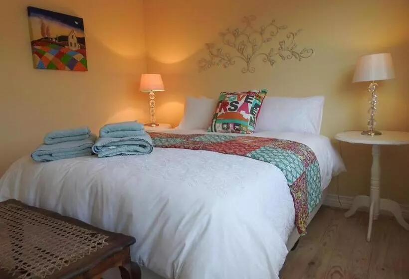 Aamiaismajoitus (B&B) Julsie S Home