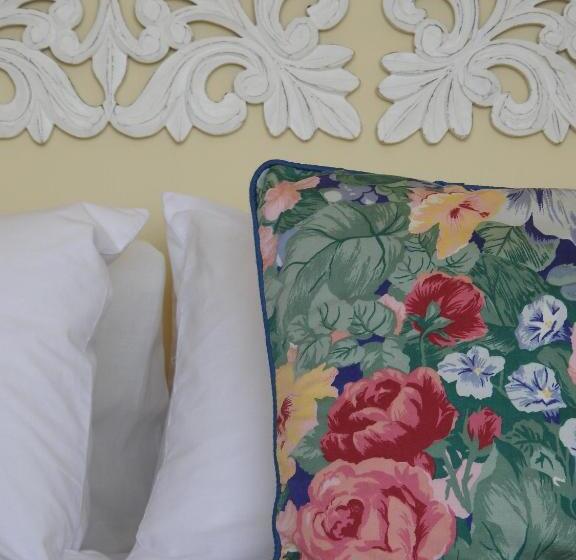 مبيت وإفطار Julsie S Home