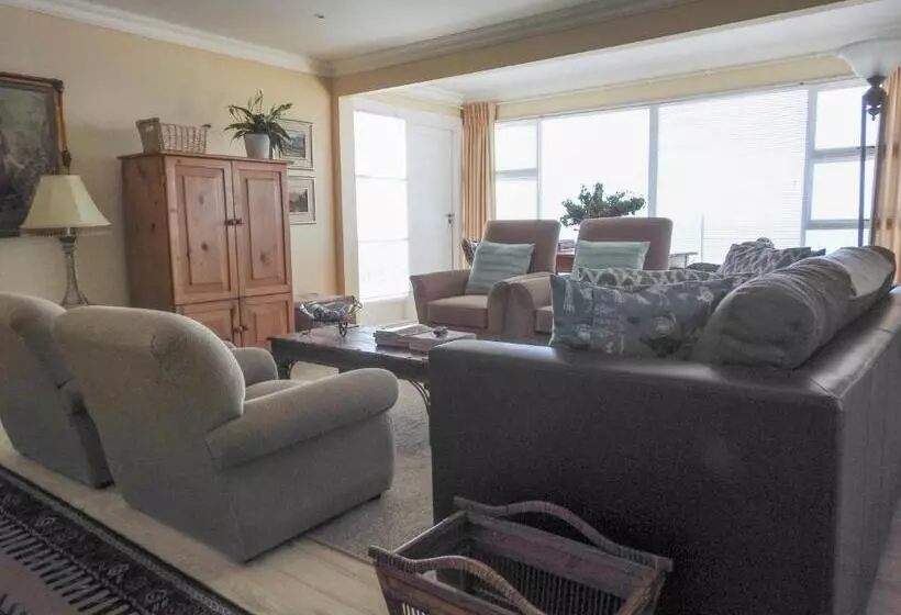 Aamiaismajoitus (B&B) Julsie S Home