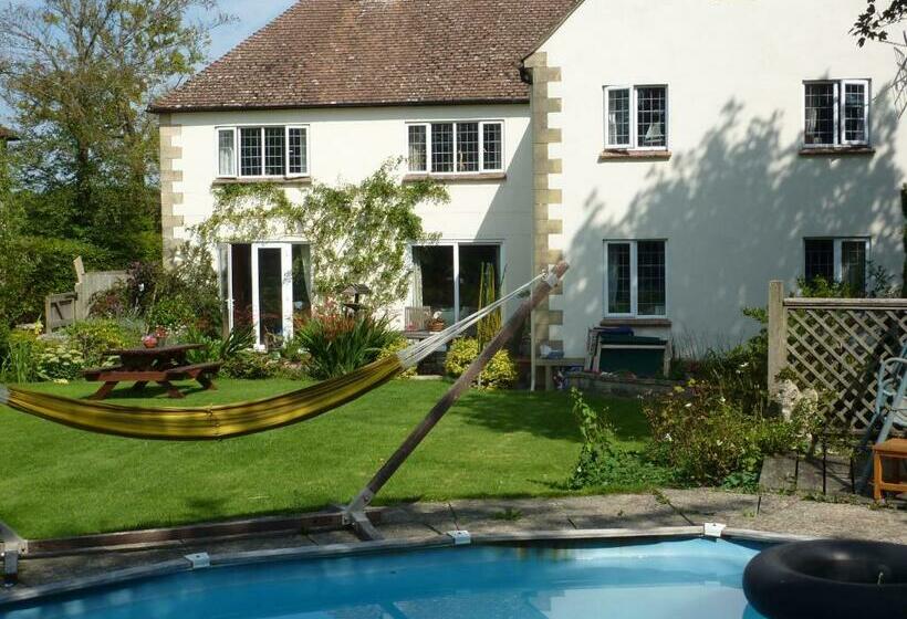 민박 Maunditts House