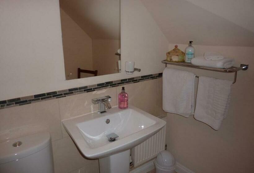 민박 Maunditts House