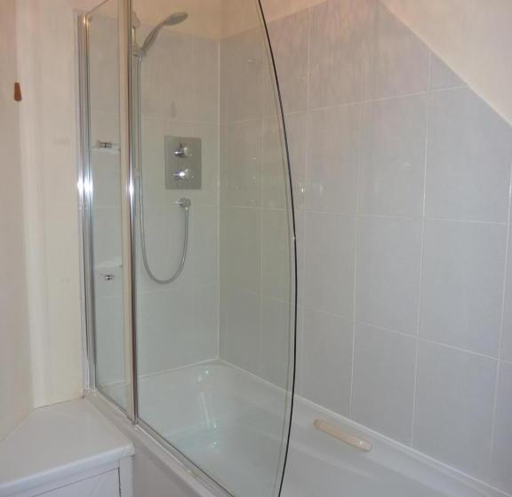 민박 Maunditts House