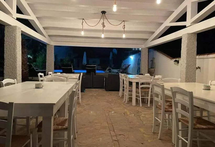 تختخواب و صبحانه Villa Dessena Guest House