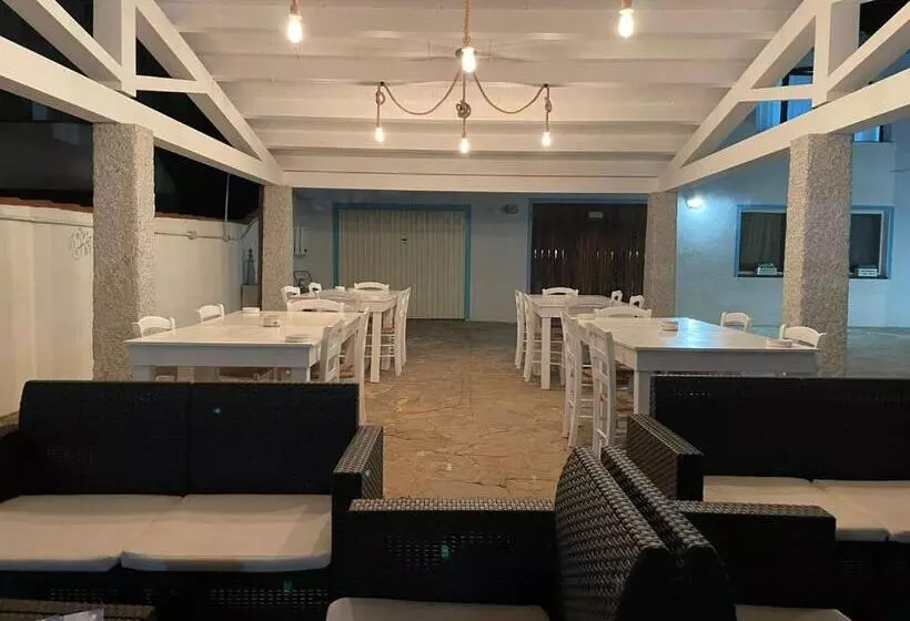 تختخواب و صبحانه Villa Dessena Guest House