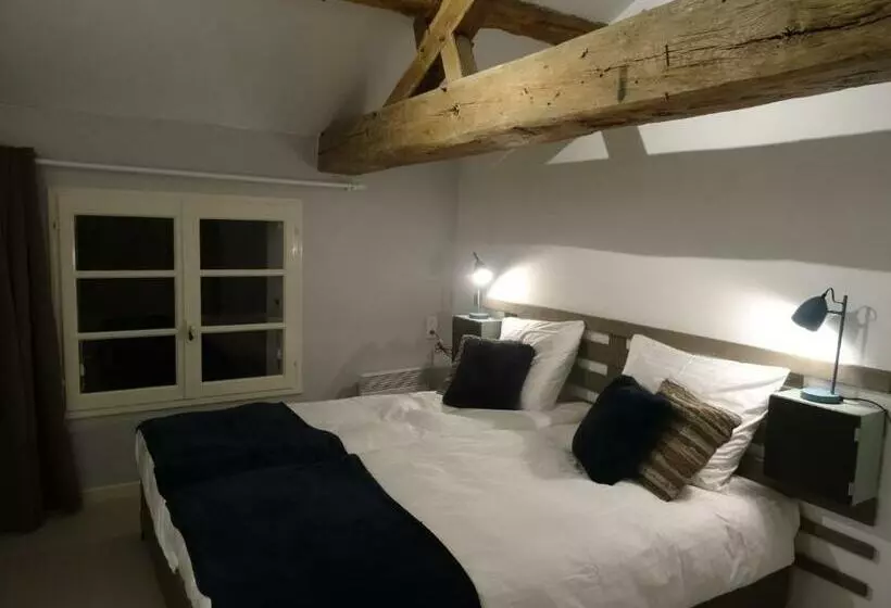 تختخواب و صبحانه Auberge Bonbeaujoli