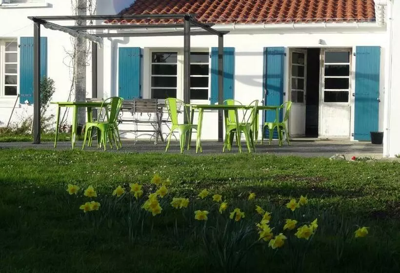 تختخواب و صبحانه Auberge Bonbeaujoli