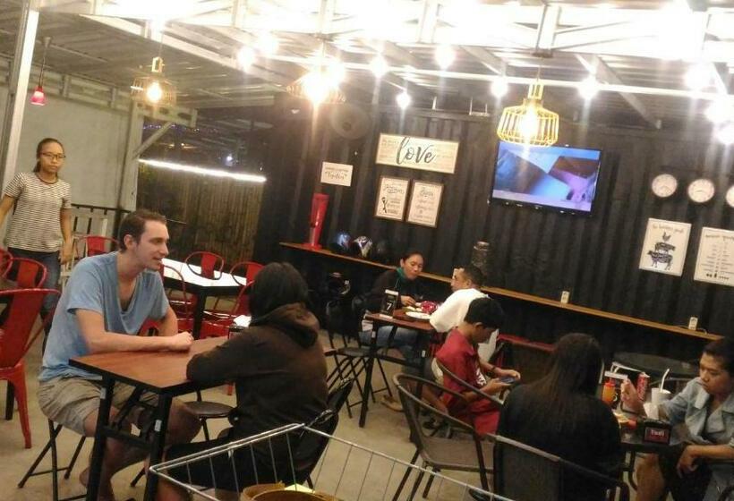 מלון כמוסות The Container