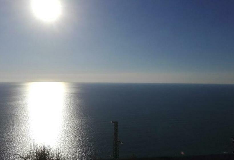 بنسيون Mediterranean Concept House