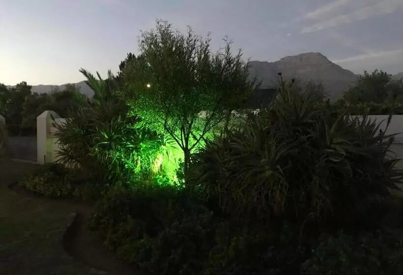 Majatalo Towerzicht Guest House