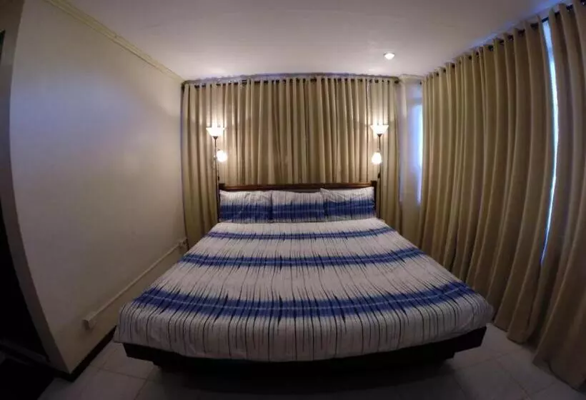 ベッドアンドブレックファースト Coron Residencia De Rosario