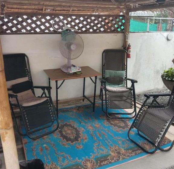 בית מלון כפרי Travellers Rest