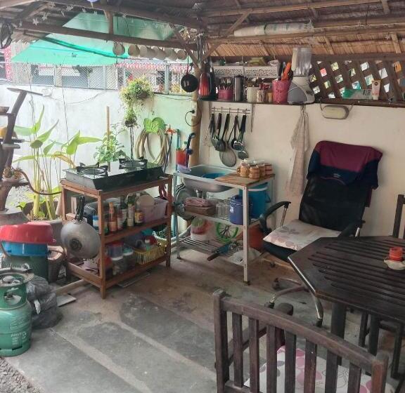 בית מלון כפרי Travellers Rest