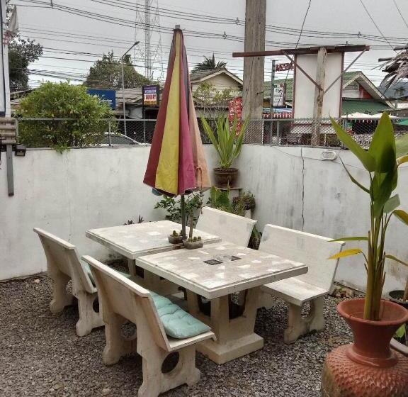 בית מלון כפרי Travellers Rest