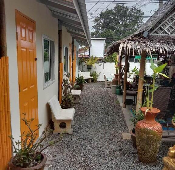 בית מלון כפרי Travellers Rest