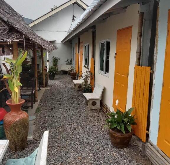 בית מלון כפרי Travellers Rest