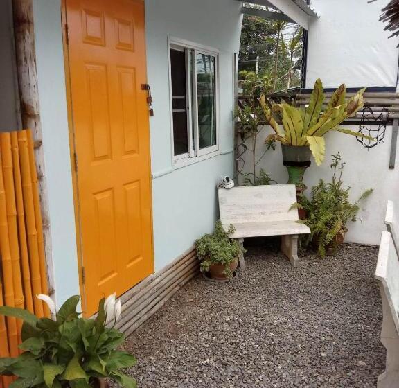 בית מלון כפרי Travellers Rest