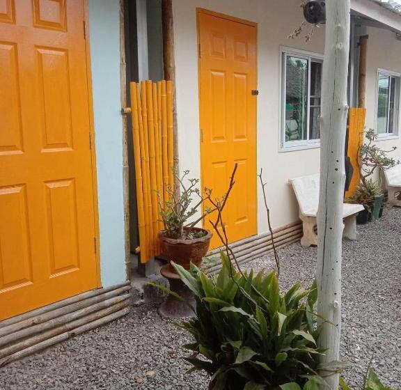 בית מלון כפרי Travellers Rest