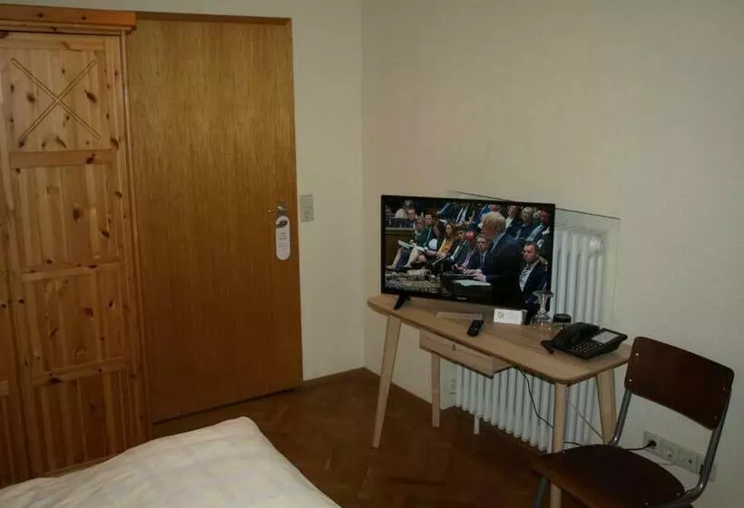 هتل Villa Arnold