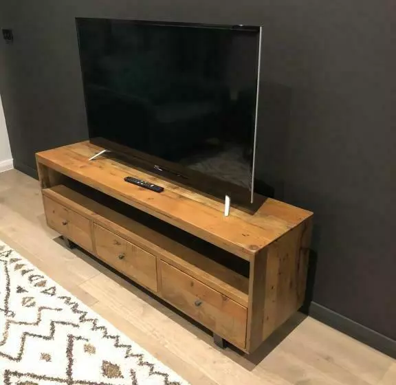 Timber Door Luxury Accommodation Geelong