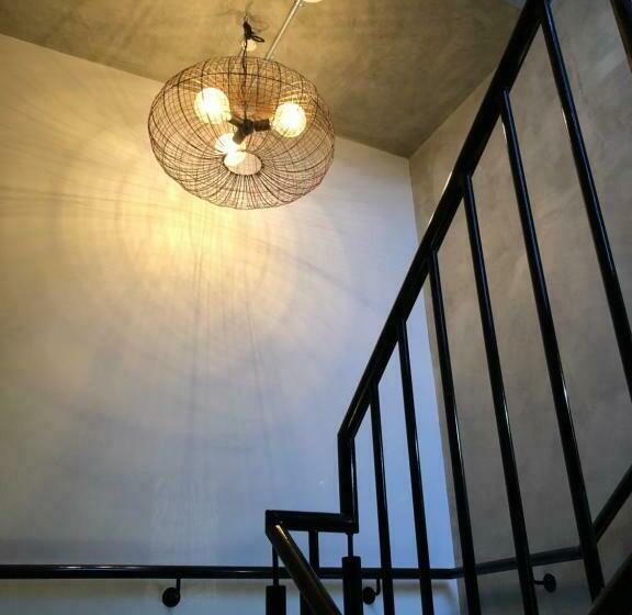 Timber Door Luxury Accommodation Geelong