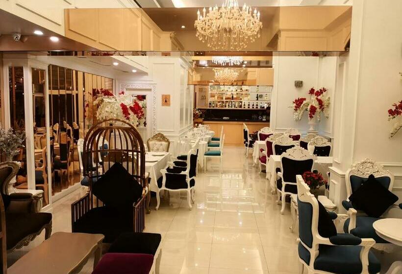 Venetian Poseidon Pool