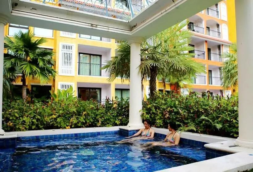 Venetian Poseidon Pool