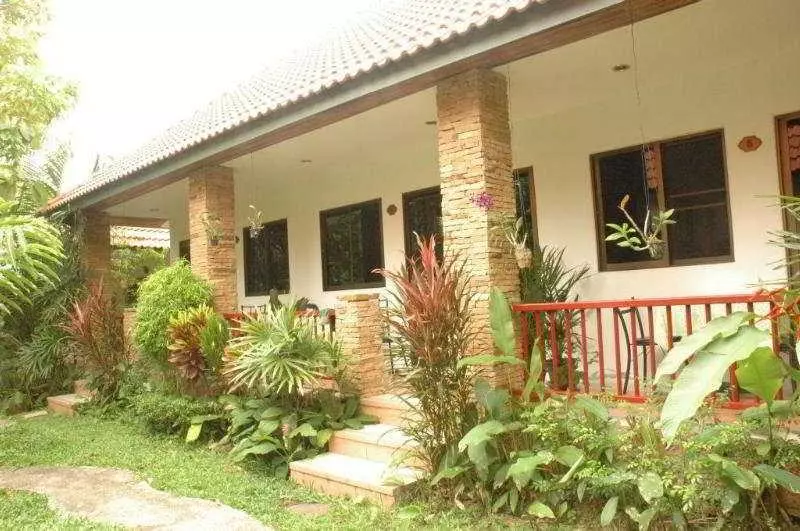호텔 Chotika Bungalow Phuket