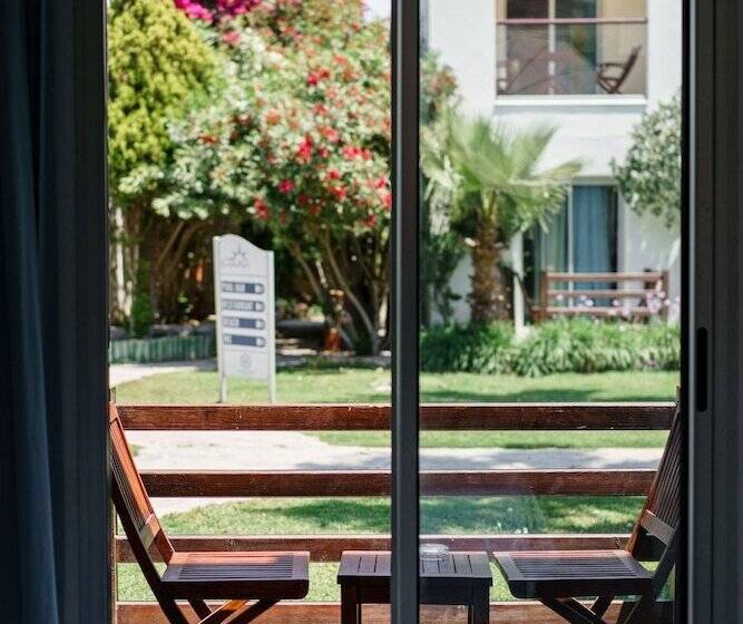 בית מלון כפרי Costa Luvi