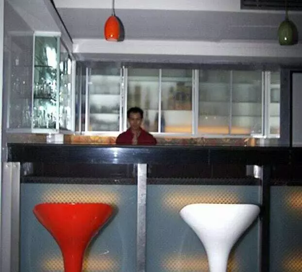 Cozi Inn Hotel, Bangkok