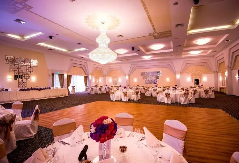 فندق Del Mar & Conference Center
