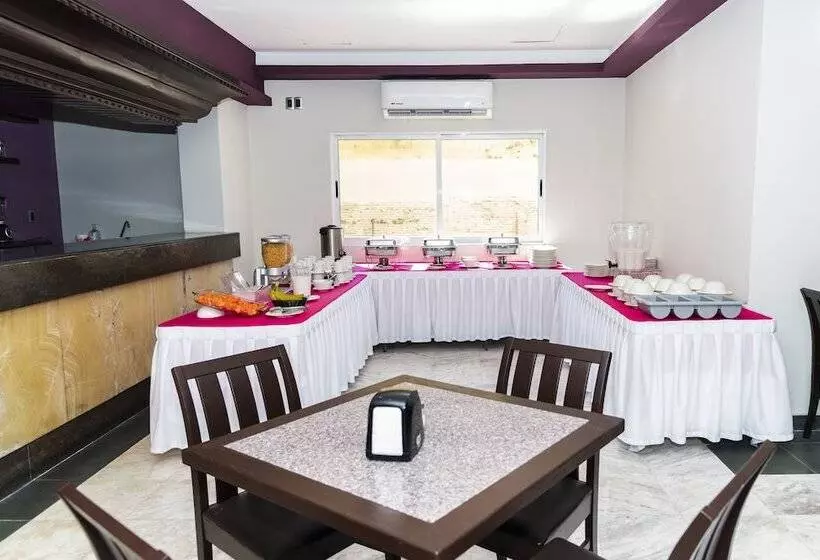 호텔 Gran Via   Centro