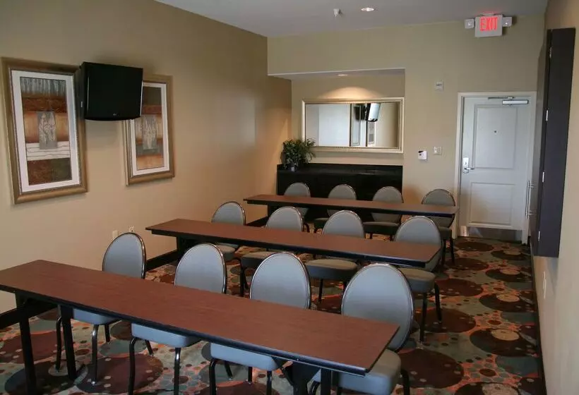 Отель Hampton Inn La Grange