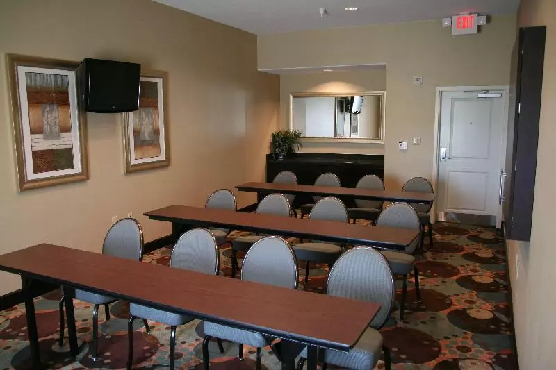 Отель Hampton Inn La Grange