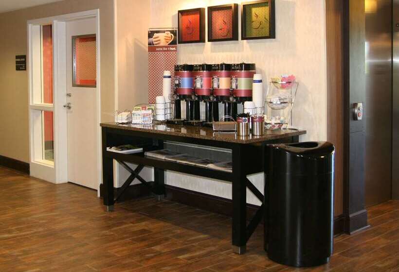 호텔 Hampton Inn New Albany