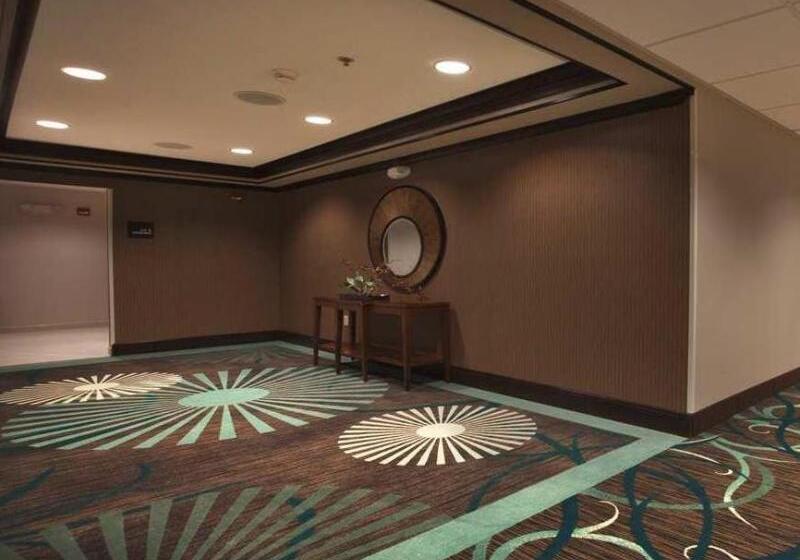 호텔 Hampton Inn New Albany