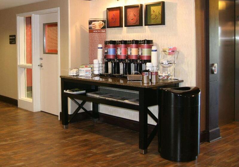 호텔 Hampton Inn New Albany