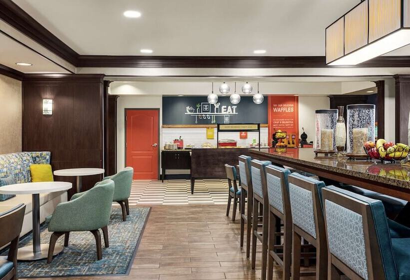 호텔 Hampton Inn New Albany