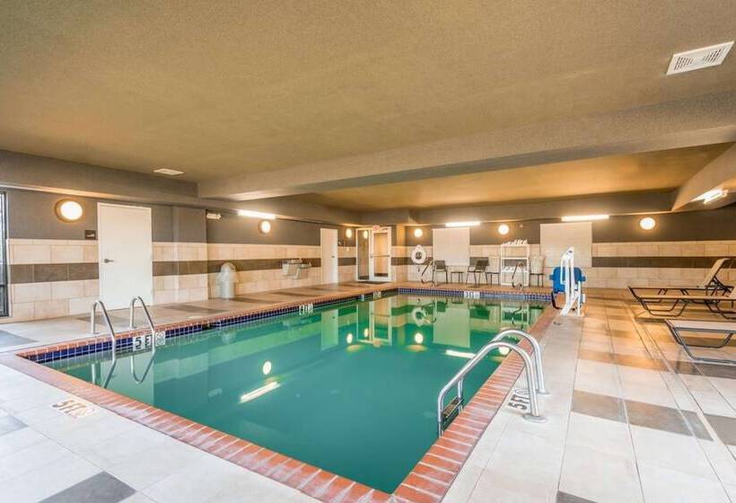 호텔 Hampton Inn New Albany