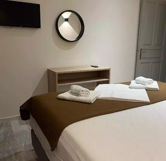 Отель Saint Spiridon