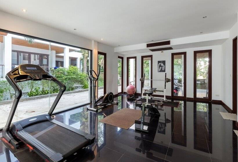 ホテル Sensive Hill Villas