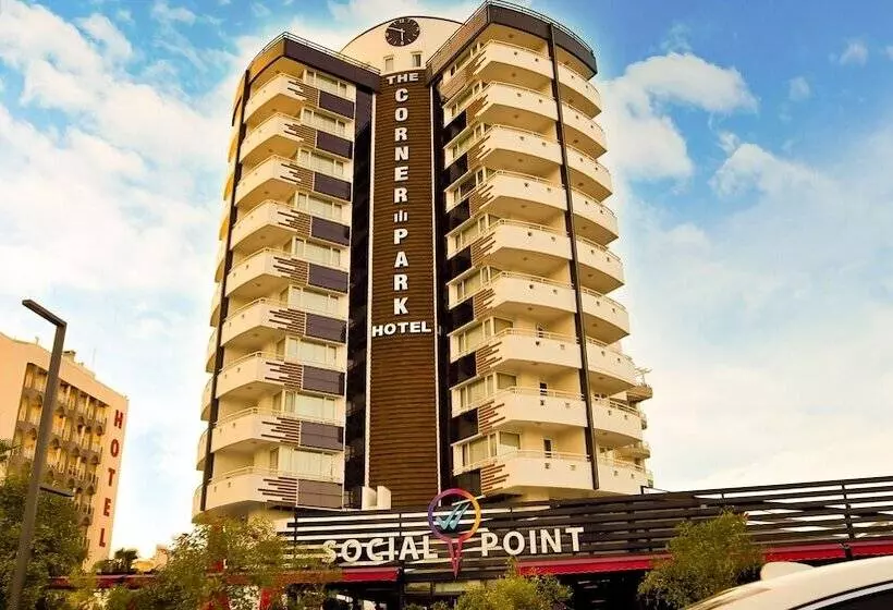 هتل The Corner Park