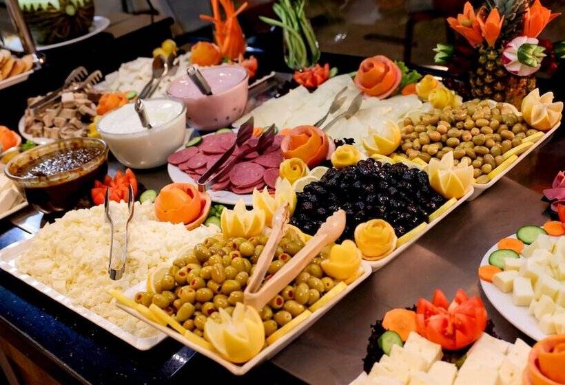 هتل The Corner Park