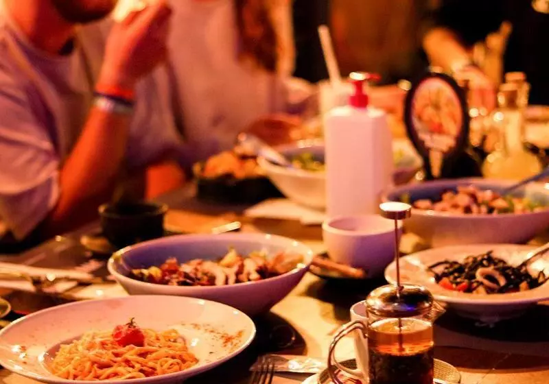 هتل The Corner Park